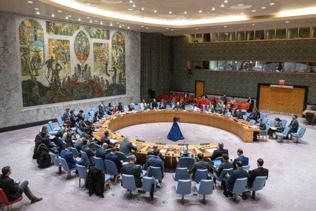 Bilder des Jahres 2024, News 04 April News Themen der Woche KW14 News Bilder des Tages (240402) -- UNITED NATIONS, April 2, 2024 -- Representatives attend a UN Security Council emergency meeting on Israeli strike on Iran s Syria consulate at the UN headquarters in New York, on April 2, 2024. The United Nations on Tuesday voiced its condemnation following Iran s allegations that Israel conducted missile strikes on its diplomatic premises in Damascus, resulting in significant casualties. ( Handout via Xinhua) UN-SECURITY COUNCIL-EMERGENCY MEETING-IRAN S SYRIA CONSULATE-ISRAEL-STRIKE EskinderxDebebe UNxPhoto 