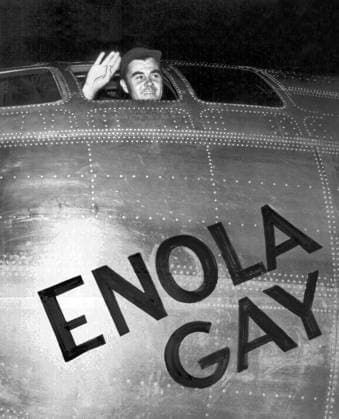 Japan USA: Colonel Paul Tibbets waving from the Enola Gay s cockpit before taking off for the bombing of Hiroshima, 6 August 1945 The Enola Gay is a Boeing B-29 Superfortress bomber named for Enola Gay Tibbets, the mother of the pilot, Colonel Paul Tibbets, who selected the aircraft while it was still on the assembly line. On 6 August 1945;, during the final stages of World War II, it became the first aircraft to drop an atomic bomb.<br ><br > The bomb, code-named Little Boy , was targeted at the city of Hiroshima, Japan, and caused unprecedented destruction. Enola Gay participated in the second atomic attack as the weather reconnaissance aircraft for the primary target of Kokura. Clouds and drifting smoke resulted in Nagasaki being bom Copyright: xxPicturesxFromxHistoryx