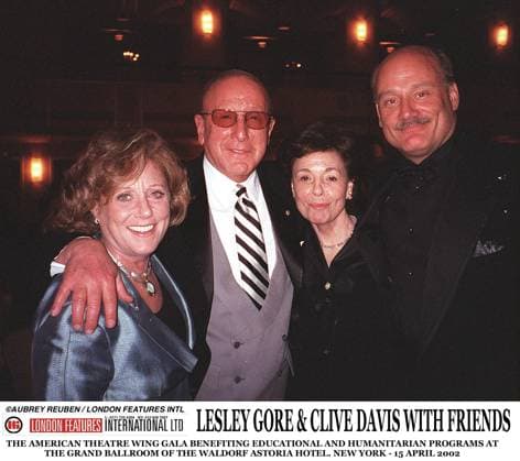 THE AMERICAN THEATRE WING GALA NY LESLEY GORE AND CLIVE DAVIS THE AMERICAN THEATRE WING GALA BENEFITING EDUCATIONAL AND HUMANITARIAN PROGRAMS AT THE GRAND BALLROOM OF THE WALDORF ASTORIA HOTEL. NEW YORK - 15 APRIL 2002, Credit:Aubrey Reuben Avalon 0543017180