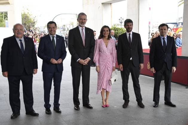 Spanish Kiing Felipe VI and Queen Letizia during the delivery of gold medals for merit in the fine arts 2022 in Cadiz on Wednesday, 3 April 2024. Cordon Press 