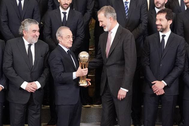 König Felipe empfängt die Basketball-Mannschaft von Real Madrid King Felipe VI of Spain with Jose Manuel Rodriguez Uribes, Secretary of State for Sports, Florentino Perez and Sergio Llull during the audience with the members of the Real Madrid basketball team, champion of the 88th edition of the ˜Copa del Rey™. April 3,2024. (20240403247)