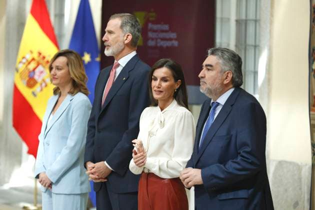 Royals At National Sports Awards - Madrid The Minister of Education, Vocational Training and Sports, Pilar Alegria, King Felipe, Queen Letizia and the President of the Consejo Superior de Deportes, Josà Manuel Rodriguez Uribes, during the presentation of the National Sports Awards 2022 at the Royal Palace El Pardo, on April 4, 2024, in Madrid (Spain). The National Sports Awards 2022 are convened annually by the Consejo Superior de Deporte (CSD), in order to expressly recognize individuals and entities that, either by their direct activity or personal initiative, or as participants in the development of sports policy, have contributed in an outstanding way to promote or disseminate the physical-sports activity. Photo by Antonio Gutierrez Copyright: xEuropaxPress ABACAx
