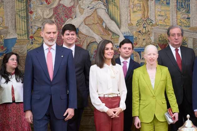 05-04-2024 Madrid Queen Letizia and King Felipe with Susana Rodriguez, born with albinism, five-time world champion in paratriathlon and a Paralympic gold medalist in paratriathlon attend the 2022 national sports awards at the El Pardo palace in Madrid. No Spain Â  Copyright: xPPEx