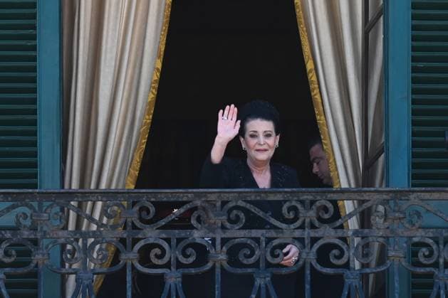 Bilder des Jahres 2024, News 04 April News Themen der Woche KW14 News Bilder des Tages (240404) -- VALLETTA, April 4, 2024 -- Malta s new president Myriam Spiteri Debono waves to the crowd on the balcony of the Grandmaster s Palace in Valletta, Malta, April 4, 2024. Malta s new president Myriam Spiteri Debono was sworn in as the 11th President of Malta on Thursday, following a unanimous parliamentary resolution. (Photo by Xinhua) MALTA-VALLETTA-NEW PRESIDENT-SWEARING IN CEREMONY JonathanxBorg 