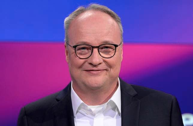 Talkshow Maischberger : Oliver WELKE , Fernsehjournalist und Moderator , 06.03.2024 Oliver WELKE , TV-journalist and entertainer , 06.03.2024 *** Talkshow Maischberger Oliver WELKE , TV journalist and presenter , 06 03 2024 Oliver WELKE , TV journalist and entertainer , 06 03 2024