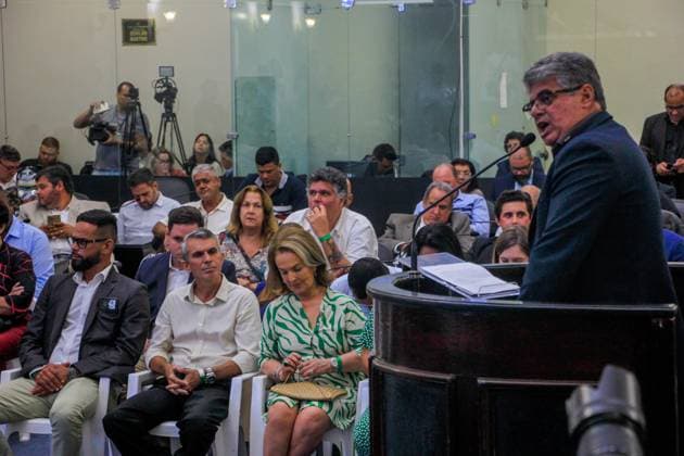 MACEIÓ, AL - 05.04.2024: BOLSONARO EM MACEIÓ - After disembarking late in the morning at the airport in the capital of Alagoas, former President Jair Messias Bolsonaro was honored at the Casa de Tavares Bastos, the Legislative Assembly, where he received the honorary citizenship award, proposed by State Representative Cabo Bebeto (PL) x2517834x  GUIDOxJR.