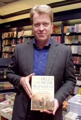 EARL SPENCER AT METHVENS BOOK SHOP IN WINDSOR EARL SPENCER SIGNING COPIES OF HIS NEW BOOK CHARLES SPENCER-BLENHEIM A BATTLE FOR EUROPE HELD AT METHVENS BOOK SHOP IN WINDSOR AS PART OF THE WINDSOR FESTIVAL. 29 SEPTEMBER 2004. PICTURES:, Credit:Geoff Swaine Avalon  Copyright: xGeoffxSwainex xAvalonx 0544735897