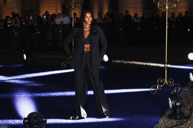 Bilder des Jahres 2024, Entertainment 04 April Entertainment Themen der Woche KW14 Entertainment Bilder des Tages Milan, The arrival of guests at the inauguration of the Dal Cuore alle Mani Dolce&Gabbana exhibition at Palazzo Reale. In the photo: Naomi Campbell  Copyright: xAlessandroxBremecx xipa-agency.nx xx IPA_Agency_IPA44910647