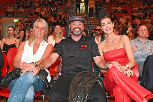 Bilder des Jahres 2024, Entertainment 04 April Entertainment Themen der Woche KW14 Entertainment Bilder des Tages Universum Boxing Night 11 Monic Frank , Sven Ottke und Annika Gassner anläßlich der Universum Boxing Night 11 am 06.04.2024 in der Frankenstolzarena, Aschaffenburg. 20240406MWI127063 *** Universum Boxing Night 11 Monic Frank , Sven Ottke and Annika Gassner on the occasion of the Universum Boxing Night 11 on 06 04 2024 in the Frankenstolzarena, Aschaffenburg 20240406MWI127063