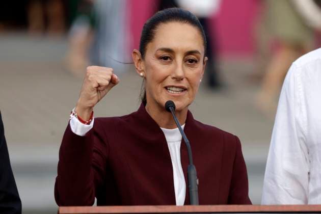Candidates Hold First Presidential Debate Ahead Mexico s Elections April 7, 2024, Mexico City, Mexico: Mexico s Presidential candidate, Claudia Sheinbaum Pardo, by Juntos Hagamos Historia coalition speaks prior to the first presidential debate ahead elections in Mexico. at the National Electoral Institute . on April 7, 2024 in Mexico City, Mexico (Photo by Luis Barron Eyepix Group) Copyright: xLuisxBarronx xEyepixxGroupx LB_07042024_116802
