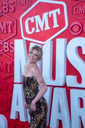 April 7, 2024, Austin, Tx, United States: Country singer DASHA walks the red carpet and poses for photographs prior to the CMT Music Awards show at Austin s Moody Center on April 6, 2024. Austin United States - ZUMAd150 20240407_znp_d150_031 Copyright: xBobxDaemmrichx
