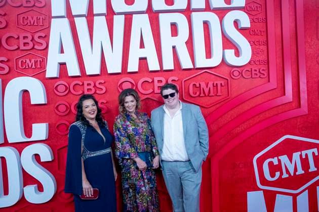 April 7, 2024, Austin, Tx, United States: The family of deceased singer Toby Keith poses on the red carpet for photographs prior to the CMT Music Awards show at Austin s Moody Center on April 6, 2024. Austin United States - ZUMAd150 20240407_znp_d150_041 Copyright: xBobxDaemmrichx