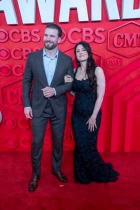 April 7, 2024, Austin, Tx, United States: Country singer SAM HUNT and wife HANNAH LEE FOWLER walk the red carpet and poses for photographs prior to the CMT Music Awards show at Austin s Moody Center on April 6, 2024. Austin United States - ZUMAd150 20240407_znp_d150_079 Copyright: xBobxDaemmrichx