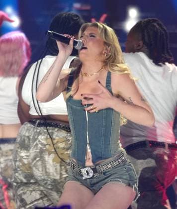 April 7, 2024, Austin, Tx, USA: Dasha performs onstage during the 2024 CMT Music Awards at Moody Center on April 07, 2024 in Austin, Texas. Austin USA - ZUMAs181 20240407_zea_s181_153 Copyright: xAmyxE.xPricex