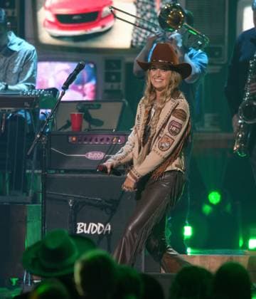 April 7, 2024, Austin, Tx, USA: Lainey Wilson performs onstage during the 2024 CMT Music Awards at Moody Center on April 07, 2024 in Austin, Texas. Austin USA - ZUMAs181 20240407_zea_s181_138 Copyright: xAmyxE.xPricex