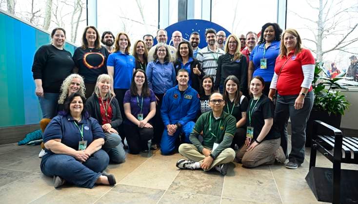 Canadian Space Agency Astronaut and Artemis 2 Crew Member Jeremy Hansen (kneeling center) along with the NASA Public Affairs Team visit the Niagara Falls State Park, New York on Monday April 8, 2024. Upstate New York, is one of the many US States which will fall under the path of the moon s shadow as it races to the northeast from Texas through to Maine on April 8.  NFP20240408004 JOExMARINO