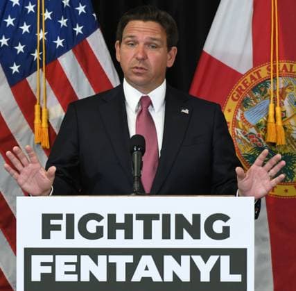 Florida Gov. DeSantis Signs Fentanyl Legislation in Sanford, USA - 08 Apr 2024 Florida Gov. Ron DeSantis speaks at a press conference in Sanford, Florida where he signed legislation to increase penalties on individuals who expose law enforcement officers to fentanyl, and to bring awareness to life-saving measures for someone experiencing an opioid overdose. Sanford United States Copyright: xPaulxHennessyx xSOPAxImagesx 04082024_PHH_DESANTIS_02