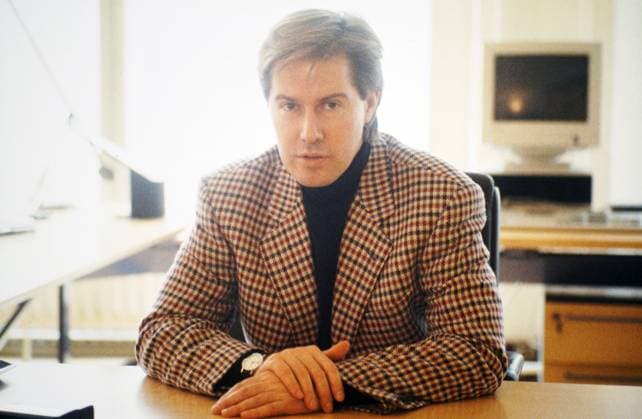Archivbilder der Woche SPORT KW15 Ulrich Meyer, deutscher Journalist, Fernsehmoderator und -produzent, in der Redaktion, Deutschland um 1999. Deutschland Copyright: xUnitedxArchivesx xAlexanderxStingl STI_8704001899 EDITORIAL USE ONLY