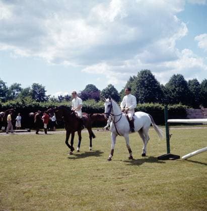 Olympia-Ausscheidung Springreiten Hermann Schridde auf Ilona (l.) und Hans-Günther Winkler auf Cornelia, Deutschland Berlin 1964., Berlin Copyright: Kindermann Nur redaktionelle Nutzung. Editorial usage only. KIN_740300745 EDITORIAL USE ONLY