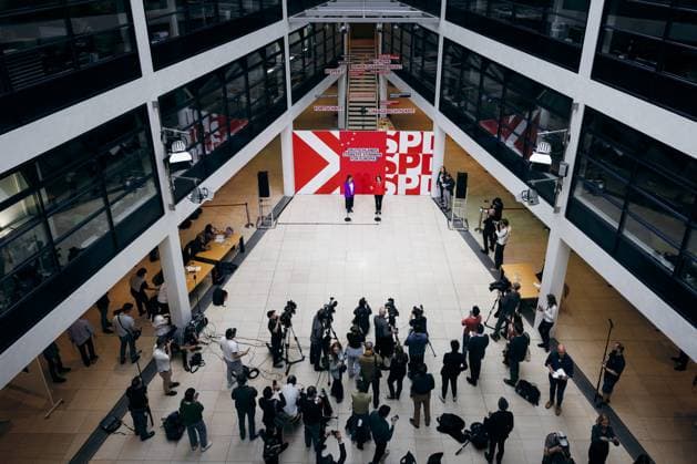 Iratxe Garcâˆöâ‰ a Pâˆö rez Vorsitzende der S&D Fraktion im Europaeischen Parlament, und Katarina Barley, Abgeordnete des Europaeisches Parlament zusammen bei einer Pressekonfernez im Willy-Brandt-Haus im Rahmen einer Praesidiumssitzung in Berlin, 08.04.2024. Berlin Deutschland *** Iratxe Garcâˆöâ‰ a Pâˆö rez Chairwoman of the S D Group in the European Parliament, and Katarina Barley, Member of the European Parliament together at a press conference at the Willy Brandt House during a presidium meeting in Berlin, 08 04 2024 Berlin Germany Copyright: xFelixxZahnxphotothek.dex
