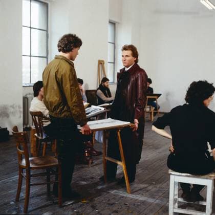 DERRICK Derrick, ZDF Krimi-Serie, 1982, Regie: Alfred Vohrer, Folge: Das Alibi, Szene mit Karl-Heinz von Liebezeit als Kunststudent, Fritz Wepper als Inspektor Harry Klein, Deutschland Copyright: kpa kpa_55051216 EDITORIAL USE ONLY