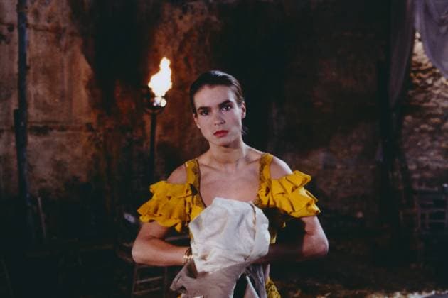 Archivbilder der Woche SPORT KW15 CARMEN ON ICE Carmen on Ice, deutscher Tanzfilm von 1990, Orchesterfassung nach der Oper Carmen von George Bizet, gedreht wurde der Eiskunstlauf-Film in der Altststadt von Sevilla, Spanien, Regie: Horant H Hohlfeld, Szene: KATARINA WITT als Carmen, Sevilla Spanien Copyright: kpa kpa_55051307 EDITORIAL USE ONLY