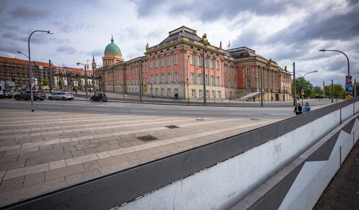 Potsdam, Landeshauptstadt Brandenburg: der Brandenburger landtag - 10.04.2024 Potsdam *** Potsdam, State Capital of Brandenburg the Brandenburg State Parliament 10 04 2024 Potsdam