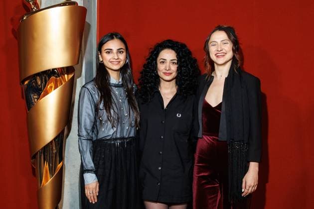 Die DEUTSCHE FILMAKADEMIE lädt zum Nominiertenabend des DEUTSCHEN FILMPREISES 2024 Bayan Layla, Milena Aboyan und Emina Smajic beim Lola Nominiertenabend des Deutschen Filmpreises 2024 in der Bar Brass am 13.04.2024 in Berlin. Copyright: xEventpressxKochanx