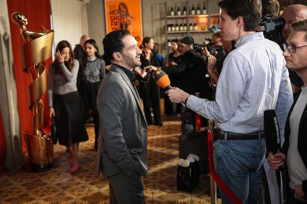 The GERMAN FILM ACADEMY invites you to the nominees evening of the GERMAN FILM PRIZE 2024 Hassan Akkouch in a TV interview The GERMAN FILM ACADEMY invites you to the nominees evening of the GERMAN FILM PRIZE 2024 at BAR BRASS in Berlin Copyright: xEventpressxFuhrx