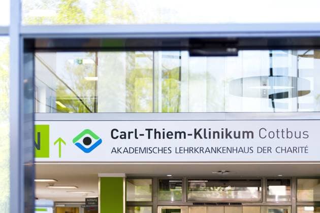 Carl-Thiem-Klinikum Cottbus DEU Deutschland Brandenburg Cottbus, 11.04.2024, Carl-Thiem-Klinikum Cottbus (CTK Cottbus), Das Cottbuser Krankenhaus soll im Rahmen des Strukturwandels eine Universitaetsmedizin erhalten. Die Gruendung des Universitatsklinik mit dem Namen Medizinische Universitaet Lausitz - Carl Thiem ist fuer Juni 2024 geplant. *** Carl Thiem Klinikum Cottbus DEU Germany Brandenburg Cottbus, 11 04 2024, Carl Thiem Klinikum Cottbus CTK Cottbus , The Cottbus hospital is to receive a university medical center as part of the structural change The foundation of the university hospital with the name Medical University of Lusatia Carl Thiem is planned for June 2024 AF_Cottbus_64857.jpeg
