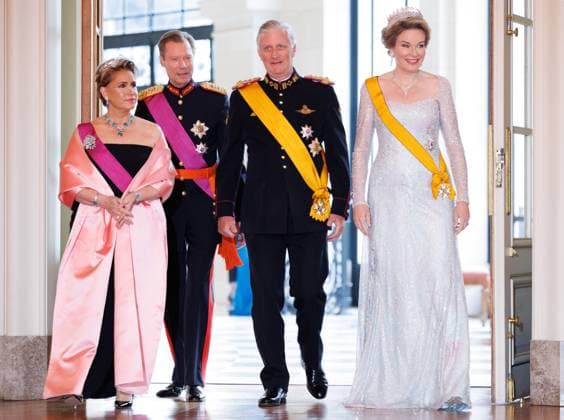 Bilder des Jahres 2024, Entertainment 04 April Entertainment Themen der Woche KW16 Entertainment Bilder des Tages Grand Duchess Maria Teresa of Luxembourg, Grand Duke Henri of Luxembourg, King Philippe - Filip of Belgium and Queen Mathilde of Belgium pictured ahead of a state banquet, on the first day of the official state visit of the Luxembourg royal couple to Belgium, Tuesday 16 April 2024, at the Royal Castle in Laken-Laeken, Brussels.  BENOITxDOPPAGNE 91114698