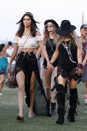 Kendall Jenner, Fergie and Hailey Baldwin walk hand in hand across the Polo Field at the Coachella Music Festival in Indio 135479, Kendall Jenner, Fergie and Hailey Baldwin walk hand in hand across the Polo Field at the Coachella Music Festival in Indio. Indio, California - Saturday, April 11. 2015., Credit:PacificCoastNews Avalon USA, Indio  Copyright: xPacificCoastNewsx xAvalonx 0531424473
