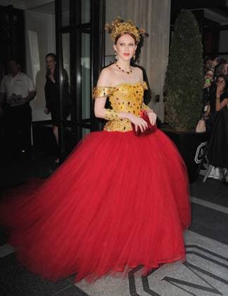 Karen Elson spotted outside her hotel before departing for the MET Gala 2015 136687, Karen Elson spotted outside her hotel before departing for the MET Gala 2015. New York, New York - May 4, 2015., Credit:RGK, PacificCoastNews Avalon USA, New York  Copyright: xRGK,xPacificCoastNewsx xAvalonx 0531436529