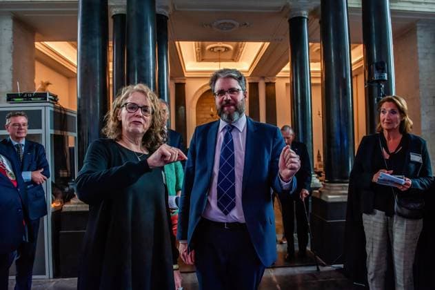 Treaties of Nijmegen Medal 2024 awarded to Bellingcat founder Eliot Higgins in Nijmegen - 18 Apr 2024 Eliot Higgins (C) from Bellingcat is seen receiving orders from one of the organizers. The Treaties of Nijmegen Medal is a biannual prize awarded to a key international figure or an organization that has made a special contribution in politics, science, economics, or culture to the development and position of Europe, or has contributed to the European peace. This year, Eliot Higgins, the British founder of the international investigative journalism collective Bellingcat received the award for his innovative contribution to peace and human rights. Nijmegen Netherlands Copyright: xAnaxFernandezx xSOPAxImagesx Ana_Fernandez_180424_TreatiesNijmegenMedalEliotHiggins_005
