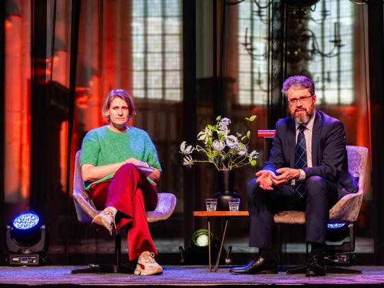 Treaties of Nijmegen Medal 2024 awarded to Bellingcat founder Eliot Higgins in Nijmegen - 18 Apr 2024 Eliot Higgins (R) is seen answering questions from the audience. The Treaties of Nijmegen Medal is a biannual prize awarded to a key international figure or an organization that has made a special contribution in politics, science, economics, or culture to the development and position of Europe, or has contributed to the European peace. This year, Eliot Higgins, the British founder of the international investigative journalism collective Bellingcat received the award for his innovative contribution to peace and human rights. Nijmegen Netherlands Copyright: xAnaxFernandezx xSOPAxImagesx Ana_Fernandez_180424_TreatiesNijmegenMedalEliotHiggins_017