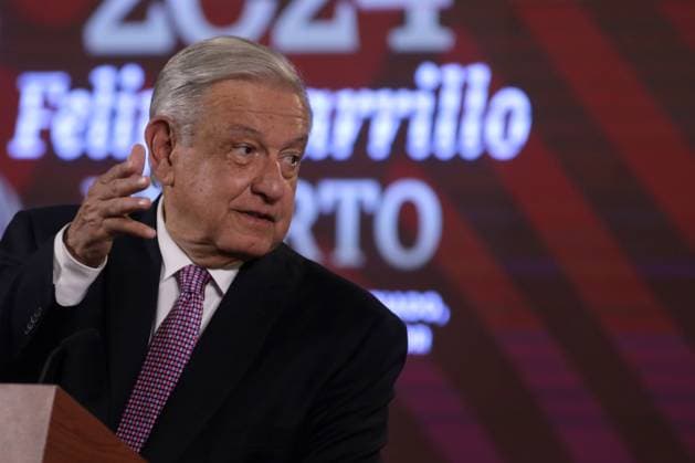 Mexico™s President Andres Manuel Lopez Obrador Press Conference Mexican President, Andres Manuel Lopez Obrador, gesticulates during a briefing conference at National Palace. on April 18, 2024, Mexico City, Mexico. (Photo by Ismael Rosas Eyepix Group) Copyright: xIsmaelxRosas xEyepixxGroupx IR_18042024_117789