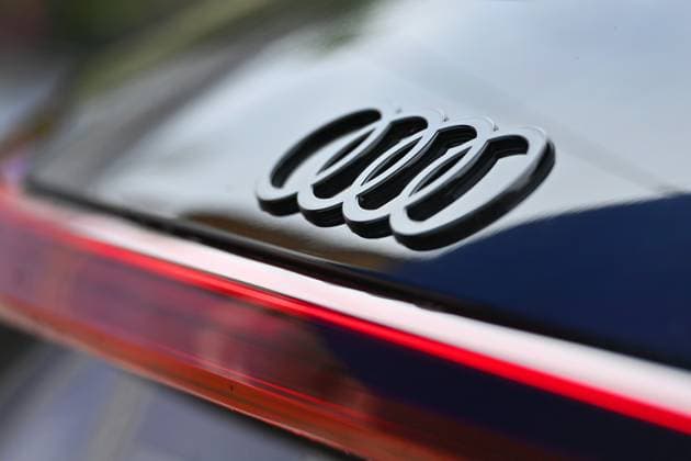 Audi Ringe,Audi Heckpartie,Markenemblem, Q8 e-tron. Ludwig Erhard Gipfel 2024 auf Gut Kaltenbrunn am Tegernsee am 19.04.2024. *** Audi rings,Audi rear section,brand emblem, Q8 e tron Ludwig Erhard Summit 2024 at Gut Kaltenbrunn on Lake Tegernsee on 19 04 2024