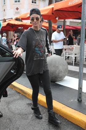 Ruby Rose dresses down in all black for lunch with friends at Sushi Samba in in Miami 146603, Ruby Rose dresses down in all black for lunch with friends at Sushi Samba in in Miami. The Australian actress and model had lunch this afternoon with friends after opening Icon nightclub last night on Miami Beach. Ruby is clearly not attending the Golden Globes this evening with her fellow OITNB cast mates. Miami, Florida - Sunday January 10, 2016.,  Copyright: xBrettxKaffee ThibaultxMonnier,xPacificCoastNewsx xAvalonx 0532119290