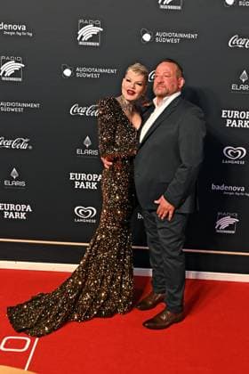 RADIO REGENBOGEN AWARD 2024 Melanie Müller and her partner Andreas Kunz on the occasion of the presentation of the media prize from Baden Württemberg Radio Regenbogen Award on 19 04 2024 at Europapark Rust 20240419MWI127433