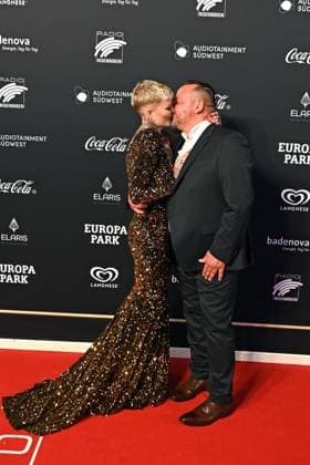 RADIO REGENBOGEN AWARD 2024 Melanie Müller and her partner Andreas Kunz on the occasion of the presentation of the media prize from Baden Württemberg Radio Regenbogen Award on 19 04 2024 at Europapark Rust 20240419MWI127455