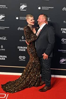 RADIO REGENBOGEN AWARD 2024 Melanie Müller and her partner Andreas Kunz on the occasion of the presentation of the media prize from Baden Württemberg Radio Regenbogen Award on 19 04 2024 at Europapark Rust 20240419MWI127458