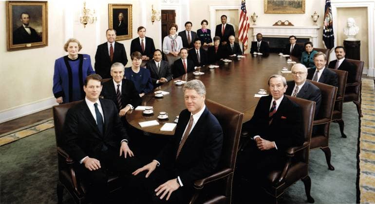 07 November 2016 - Janet Reno, First Woman to Serve as U.S. Attorney General, Dies at 78. File Photo: Official photo of United States President Bill Clinton s Cabinet taken in the Cabinet Room of the White House in Washington, DC on January 11, 1994. Seated from left to right: President Clinton, Secretary of State Warren Christopher, Secretary of Defense Les Aspin, Secretary of Interior Bruce Babbitt, Secretary of Commerce Ron Brown, Secretary of Health and Human Services Donna Shalala, Secretary of Transportation Federico Pena, Secretary of Veterans Affairs Jesse Brown, Secretary of Education Richard Riley, Secretary of Energy Hazel O Leary, Secretary of Housing and Urban Development Henry Cisneros, Secretary of Labor Robert Reich, Secre  Copyright: xx x admphotostwo302593