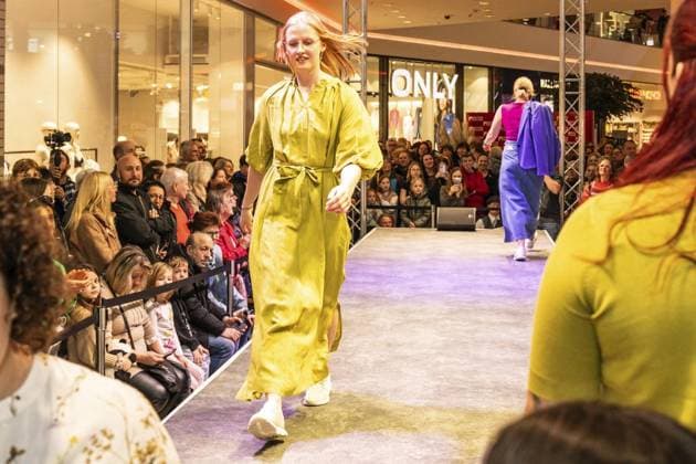 Big fashion show at Neutor Galerie FOR EDITORIAL PURPOSES ONLY EDITORIAL USE ONLY p 20 04 2024 Big fashion show at Neutor Galerie Germany NRW Dinslaken Copyright RainerxHoheisel Copyright: RainerxHoheisel doc7v2ztbcqiv8164ez6cfg ,EDITORIAL USE ONLY Copyright: RainerxHoheisel