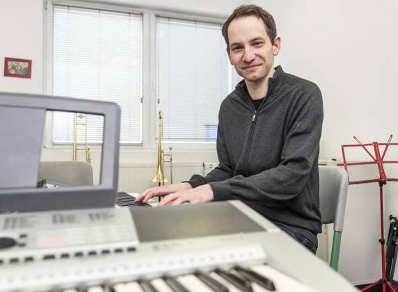 Open Day at the Oberhausen Music School FOR EDITORIAL PURPOSES ONLY EDITORIAL USE ONLY p Nicolas Remmetz, press spokesman, at the Open Day at the Oberhausen Music School on Saturday, April 20, 2024 Oberhausen Copyright OliverxMengedoht Copyright: OliverxMengedoht doc7v325efxl7sxm893nx2 ,EDITORIAL USE ONLY Copyright: OliverxMengedoht