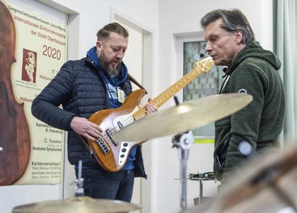 Open Day at the Oberhausen Music School FOR EDITORIAL PURPOSES ONLY EDITORIAL USE ONLY p Oleksiy Velychko, left, and percussion teacher Rolf Hildebrand at the Open Day at the Oberhausen Music School on Saturday, April 20, 2024 Oberhausen Copyright OliverxMengedoht Copyright: OliverxMengedoht doc7v325enrucwp2i502oo ,EDITORIAL USE ONLY Copyright: OliverxMengedoht