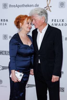 Gala Felix Burda Award Verena Wengler and Jürgen Prochnow at the Felix Burda Award Gala at the Hotel Adlon Kempinskil on 21 04 2024 in Berlin Copyright: xEventpressxKochanx