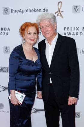 Gala Felix Burda Award Verena Wengler and Jürgen Prochnow at the Felix Burda Award Gala at the Hotel Adlon Kempinskil on 21 04 2024 in Berlin Copyright: xEventpressxKochanx