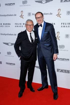 Gala Felix Burda Award Jan Hofer and Vince Ebert at the Felix Burda Award Gala at the Hotel Adlon Kempinskil on 21 04 2024 in Berlin Copyright: xEventpressxKochanx
