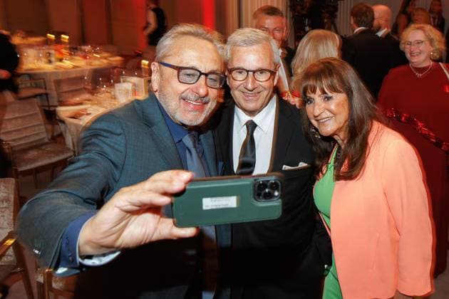 Gala Felix Burda Award Wolfgang Stumph, Jan Hofer and Christine Stumph at the Felix Burda Award Gala at the Hotel Adlon Kempinskil on 21 04 2024 in Berlin Copyright: xEventpressxKochanx