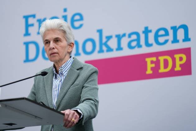 News Bilder des Tages Pressekonferenz der Freien Demokraten, Marie-Agnes Strack-Zimmermann Pressekonferenz mit FDP-Generalsekretär Bijan Djir-Sarai und FDP-Präsidiumsmitglied und Spitzenkandidatin zur Europawahl Dr. Marie-Agnes Strack-Zimmermann Berlin Berlin GER *** Press conference of the Free Democrats, Marie Agnes Strack Zimmermann Press conference with FDP Secretary General Bijan Djir Sarai and FDP Presidium member and top candidate for the European elections Dr. Marie Agnes Strack Zimmermann Berlin Berlin GER